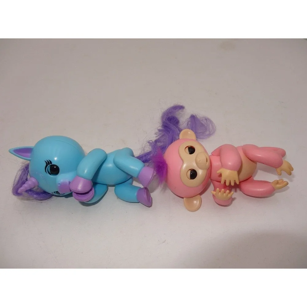 Fingerlings Teeter Totter Playset with‎ Callie Monkey and Coral Unicorn WowWee